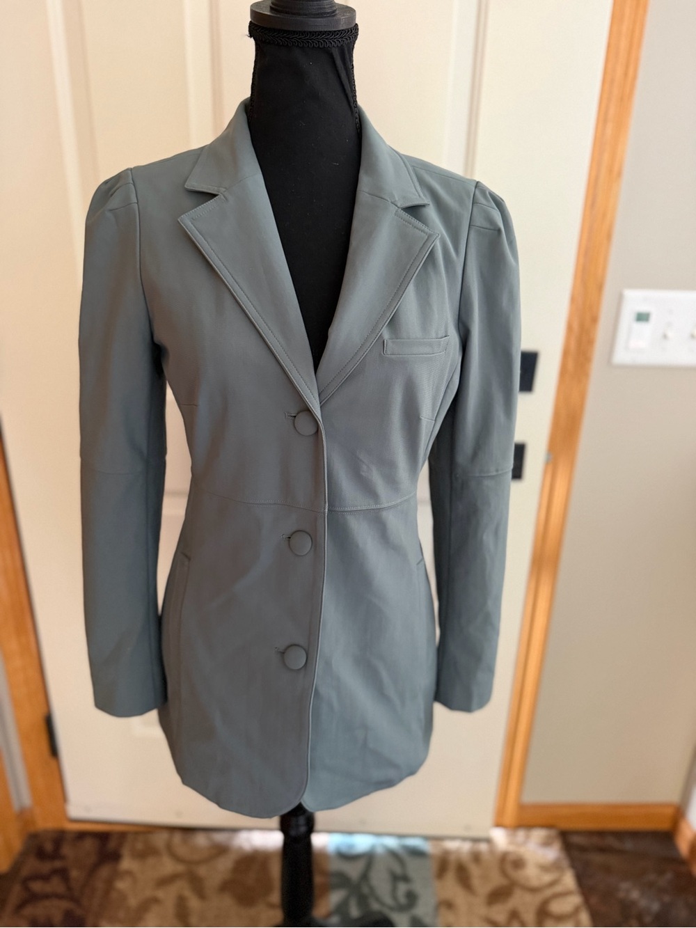 7 Diamonds Infinity Sage blue tailored technical stretch blazer. Size XS
